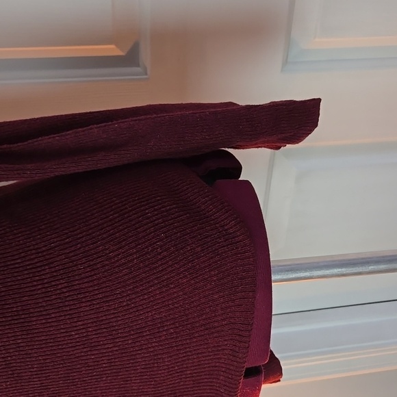 American Eagle Maroon Knit Long Sleeve Cotton Blend Top - Picture 6 of 7